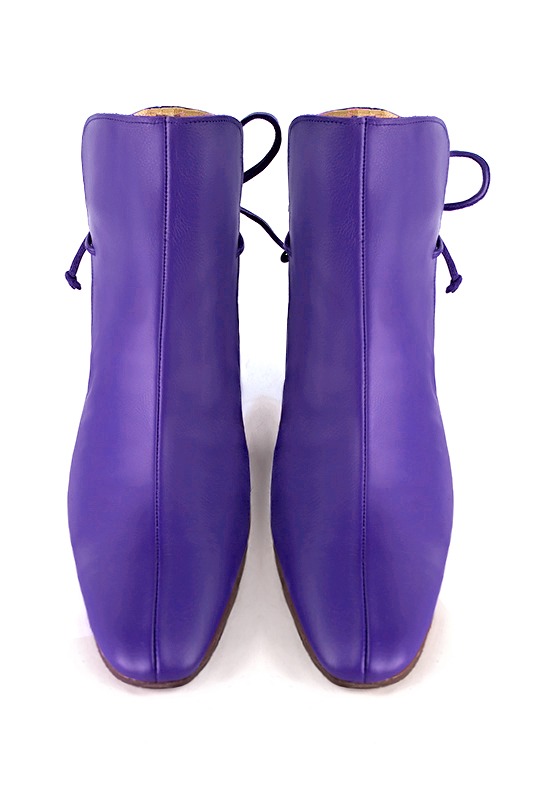 Violet purple women's ankle boots with laces at the back. Square toe. Medium spool heels. Top view - Florence KOOIJMAN